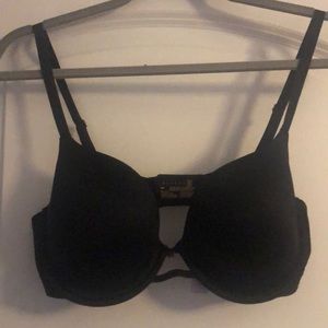 Savage Fenty 36D black bra. No tags. Worn once, like new.